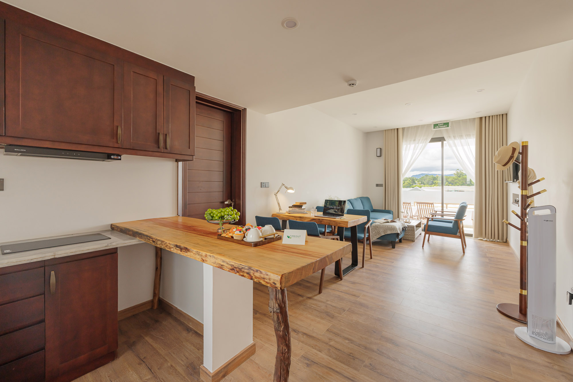 Signature One Bedroom Apartment — hình 1