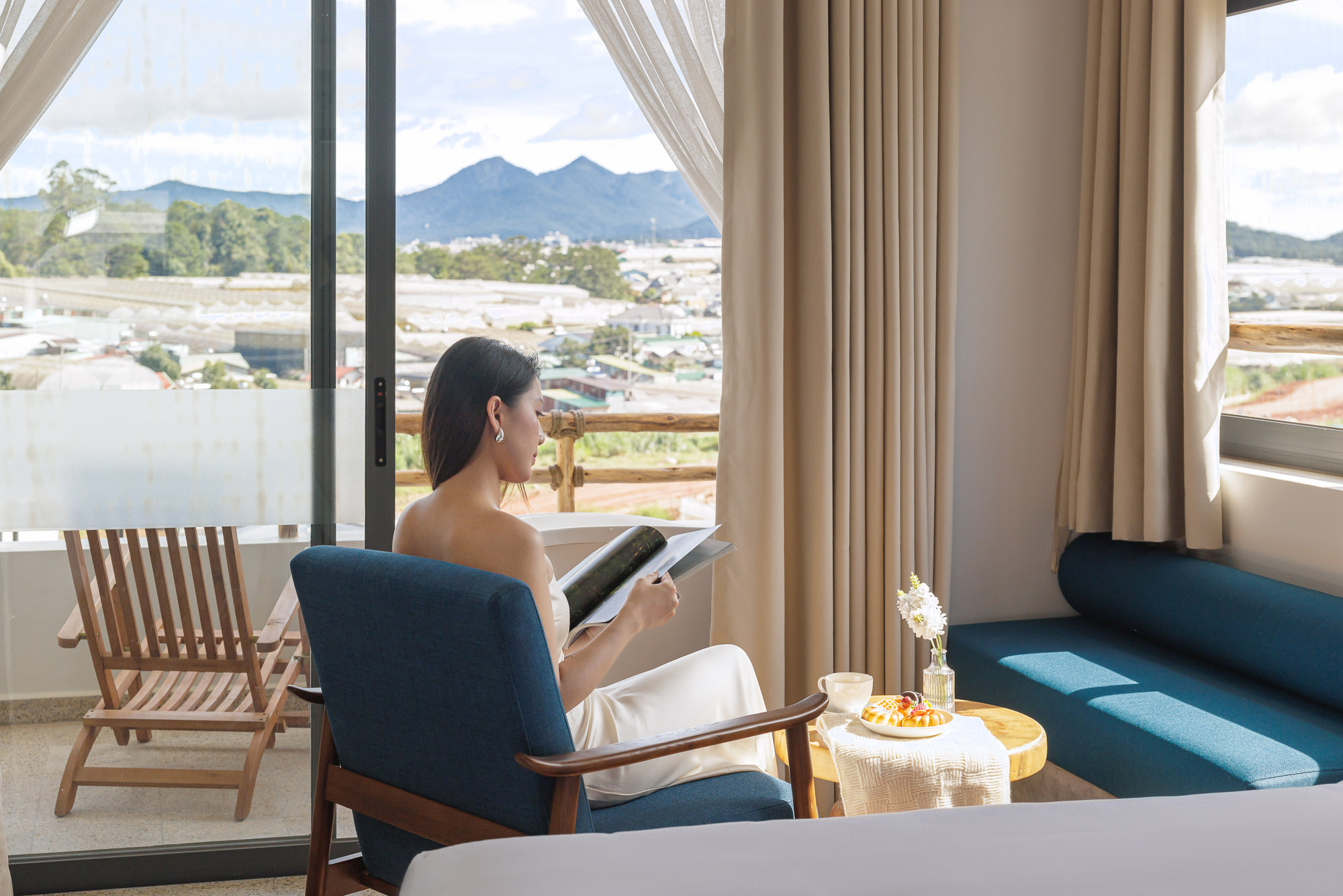 Signature One Bedroom Apartment — hình 2